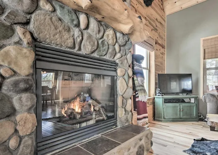 Fire Pit + Game Room: Heber-overgaard Cabin! *