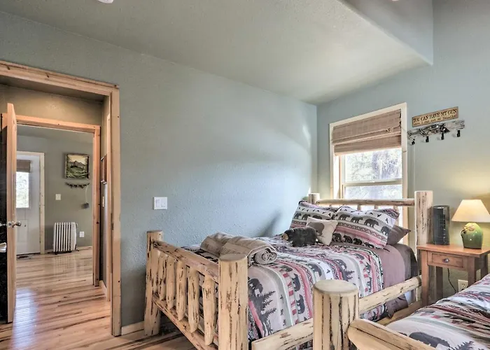 Dom wakacyjny Fire Pit + Game Room: Heber-overgaard Cabin!