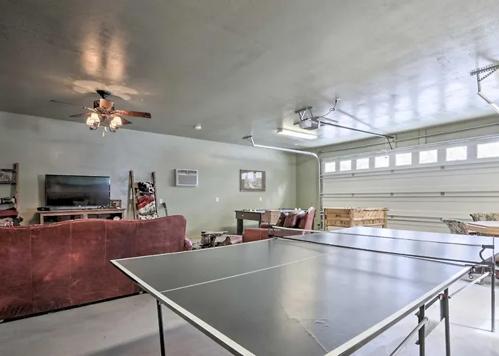Fire Pit + Game Room: Heber-overgaard Cabin!