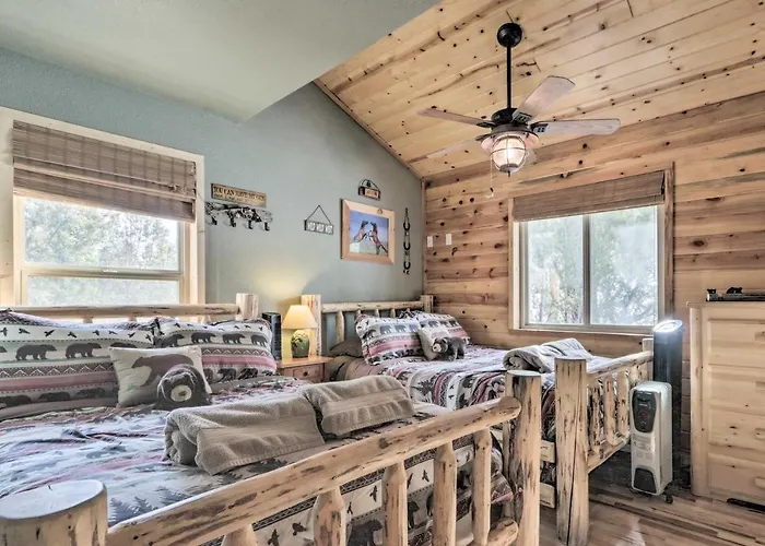 Fire Pit + Game Room: Heber-overgaard Cabin! Dom wakacyjny